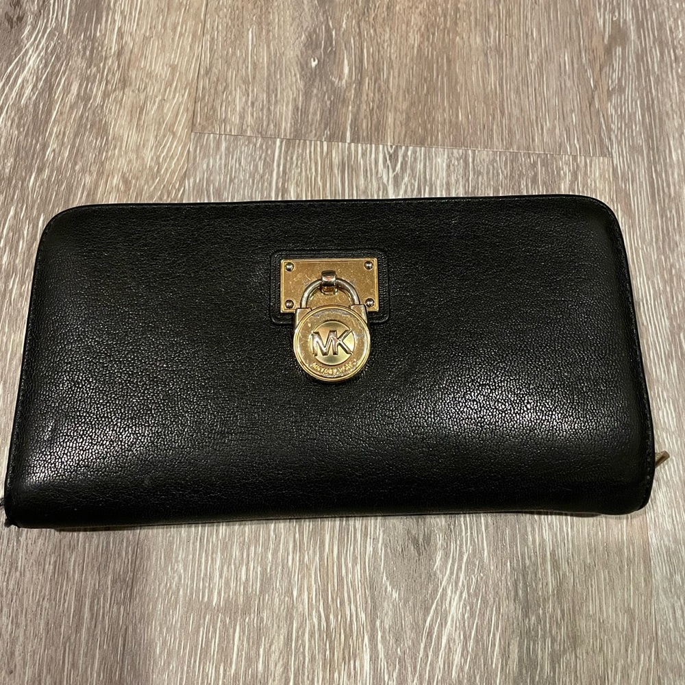Michael Kors Wallet/ Clutch